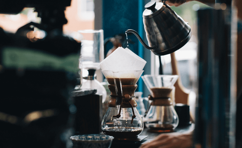 ペーパドリップでコーヒー1人分を抽出